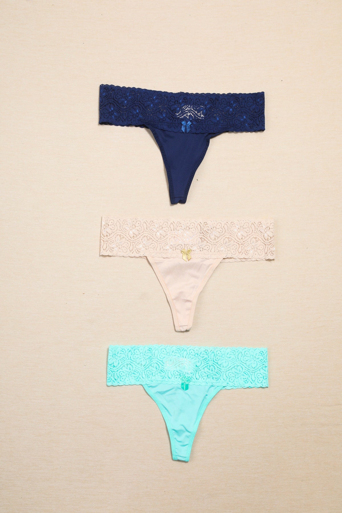 Paquete x 3 panties brasilera unicolor